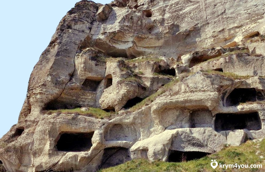 Достопримечательности Судака пещерный монастырь   