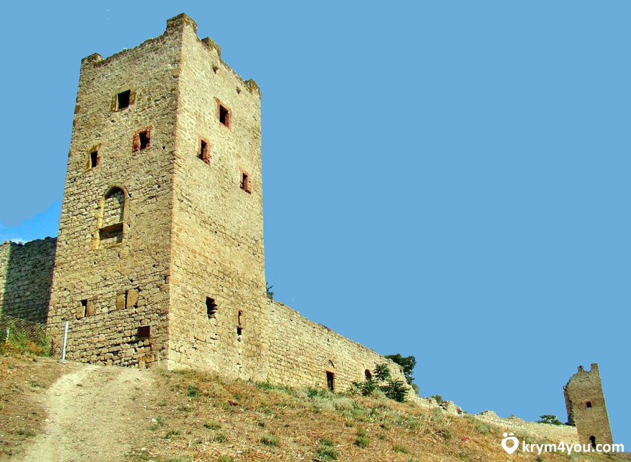 Феодосия Крым башня на генуэзской крепости  