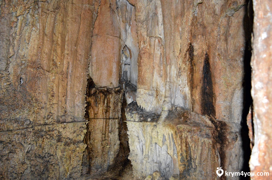 достопримечательности Крыма Эмине-Баир-Хосар Мамонтовая пещера Крым фото вид вход 