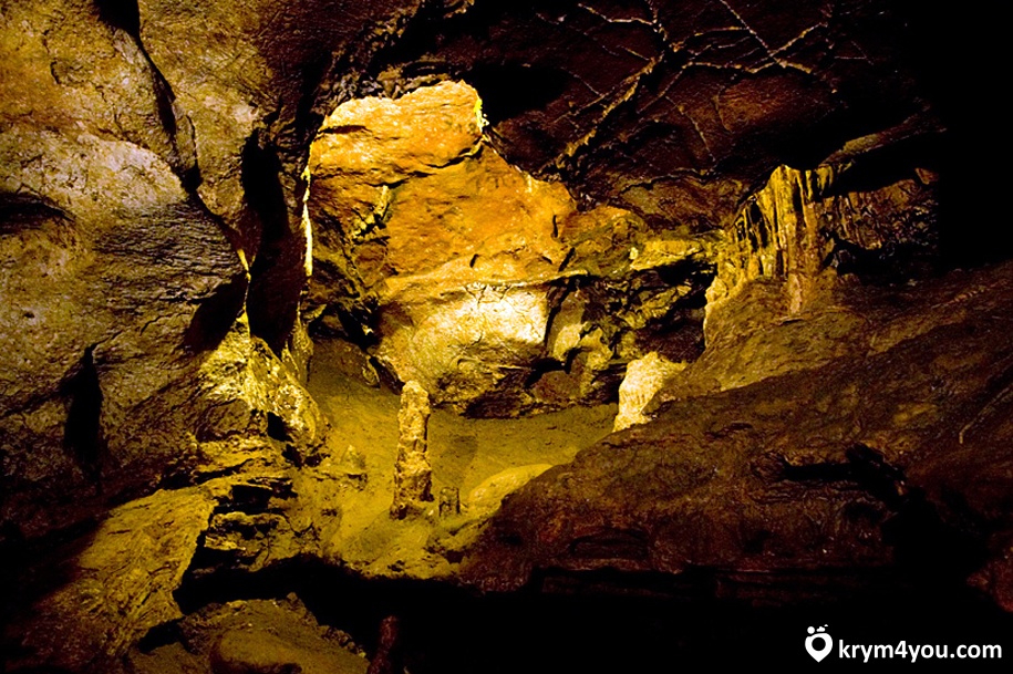 Крым Красная пещера Кизил-Коба внутри  