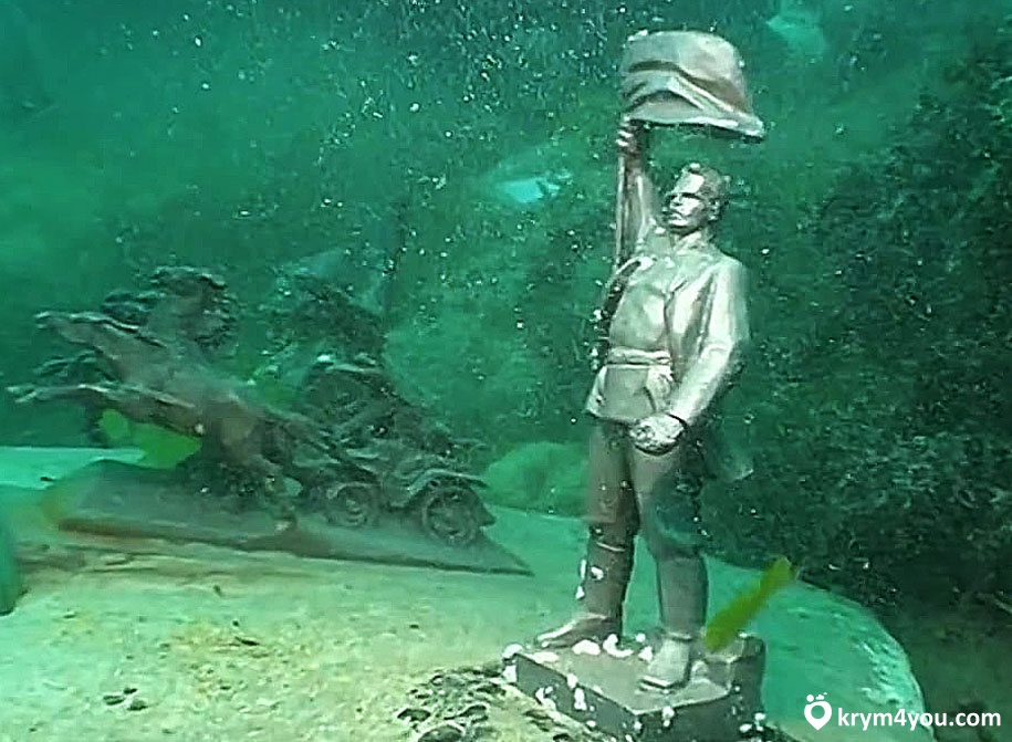 Крым фото Подводный музей Тарханкута  под водой вид 