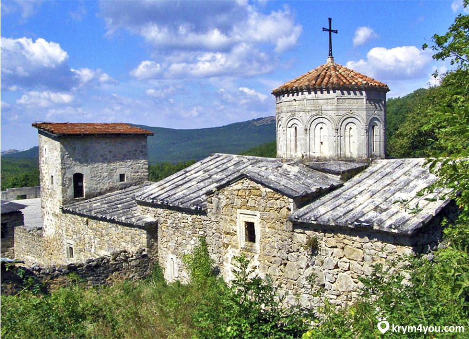Армянский монастырь Сурб-Хач в Старом Крыму. 