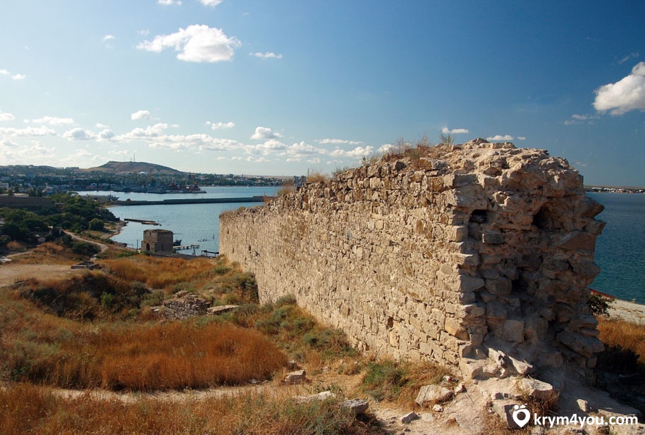 Генуэзская крепость в Феодосии 