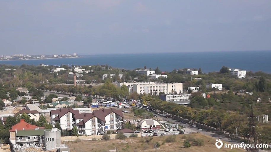 поселок Заозёрное Крым вид на поселок сверху  