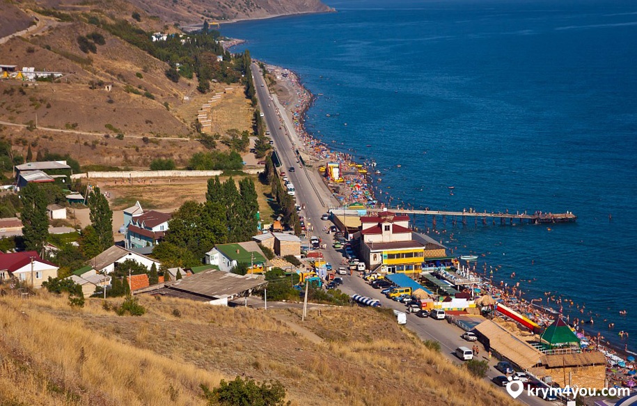 Поселок Морское Крым пляж вид с верху  