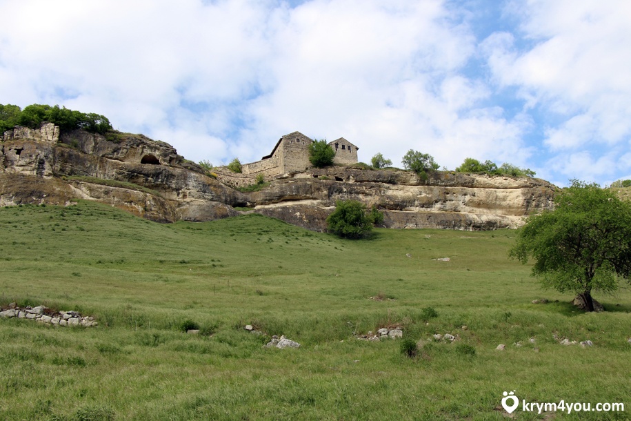 Крепость Чуфут-Кале пещерный город Бахчисарай Крым 