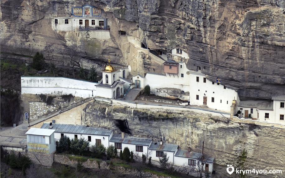 Крым Свято-Успенский монастырь в Бахчисарае фотография  