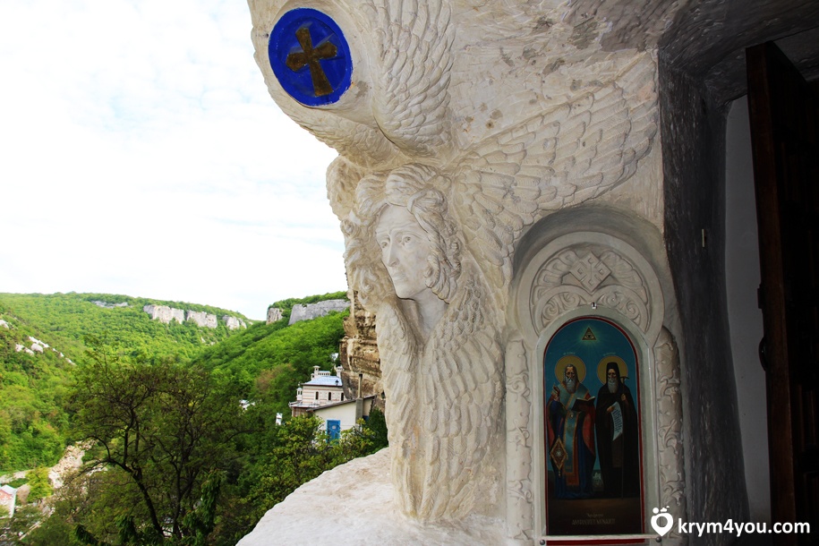 Крым Свято-Успенский монастырь в Бахчисарае фото 