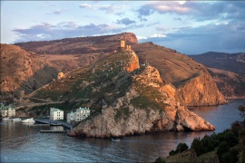 Балаклава достопримечательности Крым вход в бухту крепость