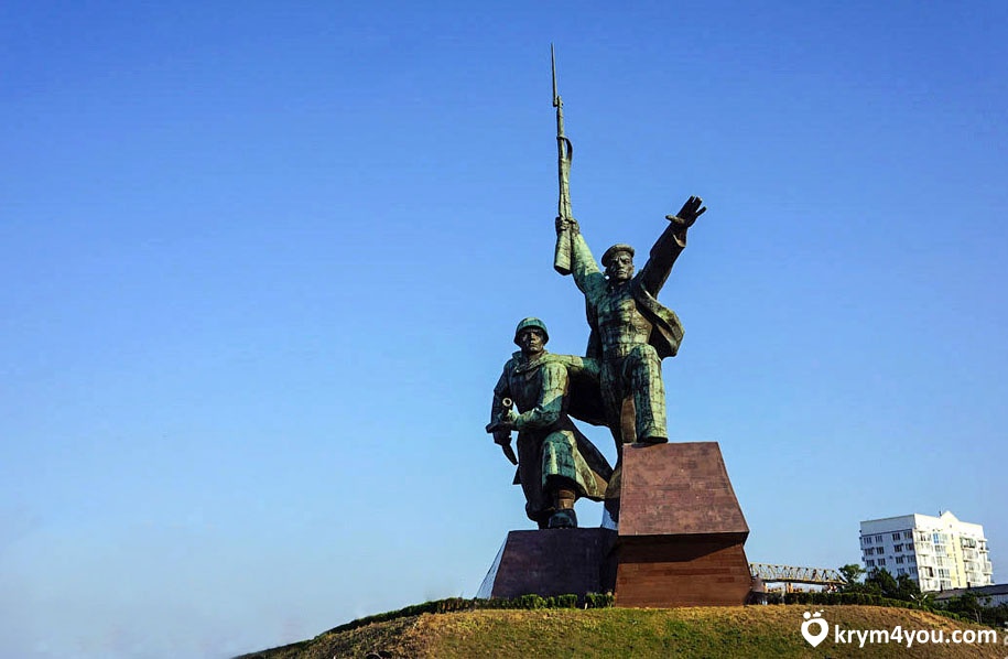Памятник Солдату и Матросу Севастополь  
