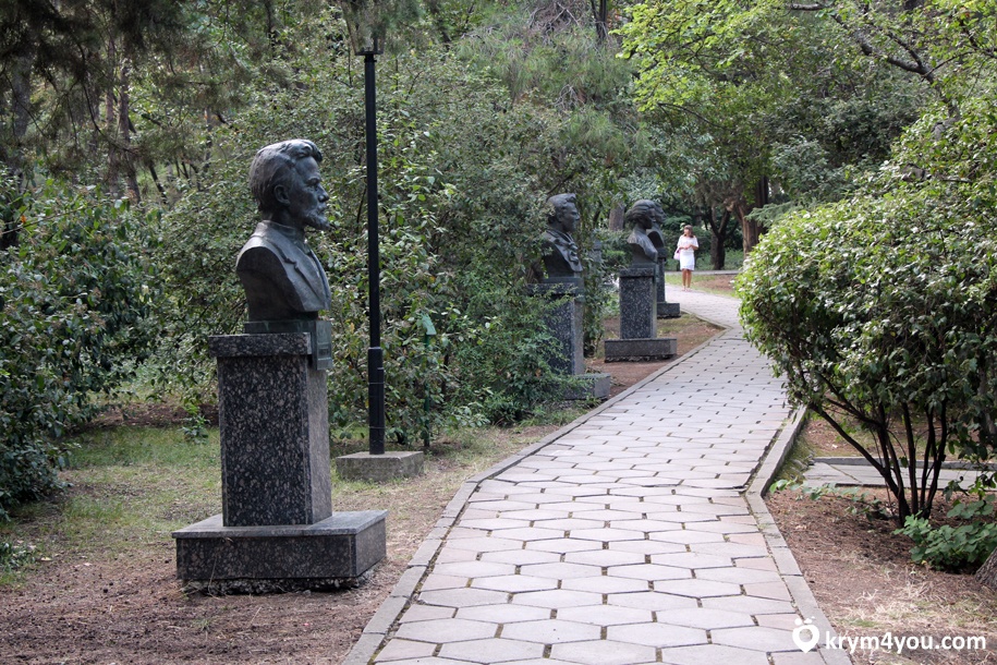 Гурзуфский парк Крым фото 4