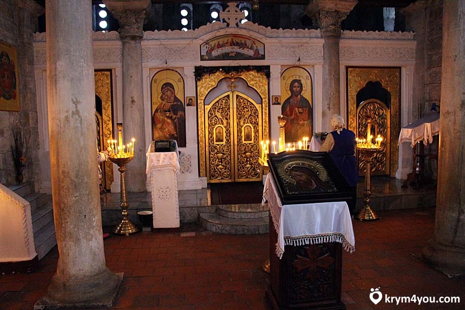 Керчь Крым Храм Иоанна Предтечи внутри церкви фото 