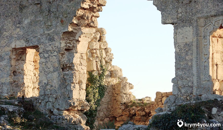 фото Пещерный город Мангуп-Кале Крым  