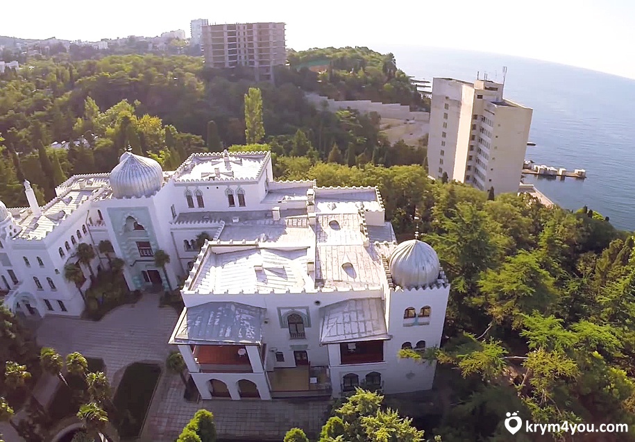 Дворец Дюльбер Кореиз Крым вид с воздуха  