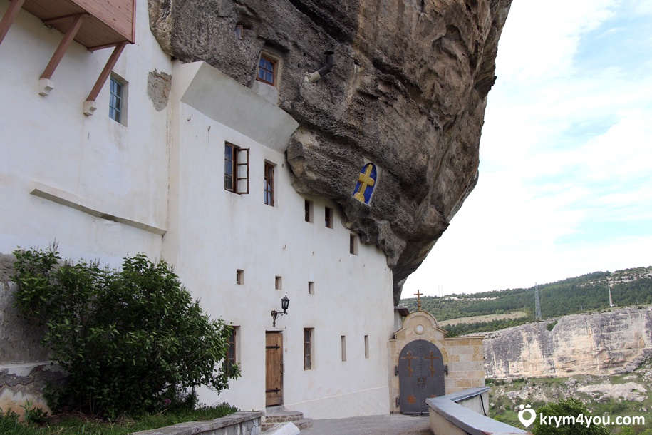 Крым фото Свято-Успенский монастырь в Бахчисарае  