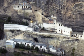 Крым Свято-Успенский монастырь в Бахчисарае фотография 