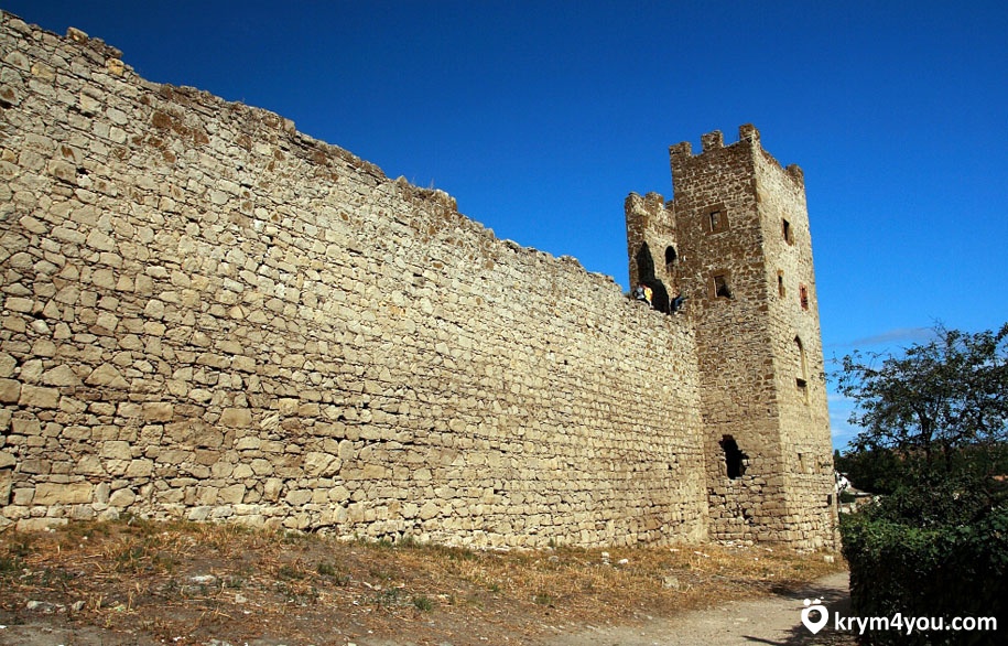 Генуэзская крепость в Феодосии 